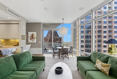 200 Congress Avenue #25C