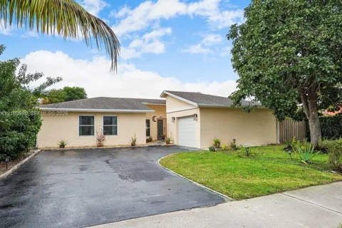387 NW 39th Way