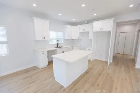 7242 Valley View