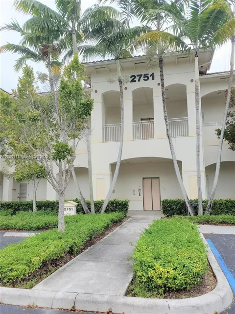 2751 Executive Park Dr #202