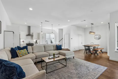 2115 Bennett Avenue #30
