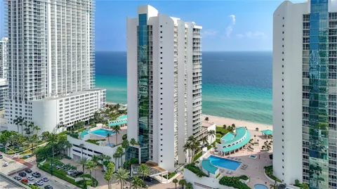 16485 Collins Ave #2635