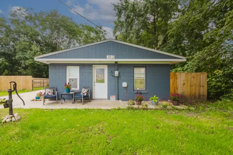 102 E Beers Street