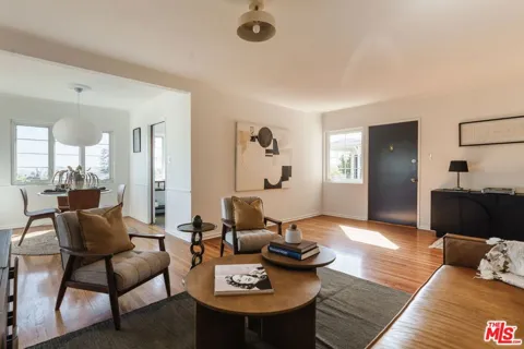 2021 Hillhurst Avenue #8
