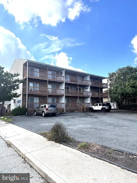14411 TUNNEL AVENUE #202
