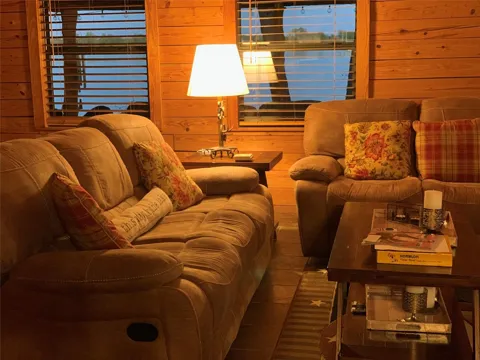 350 Lake Loop