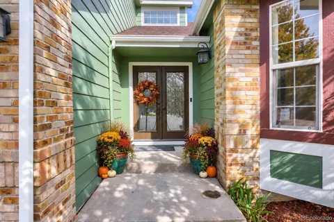 5704 S Genoa Court