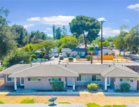 195 El Camino Way