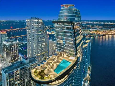 300 Biscayne Boulevard Way #506E