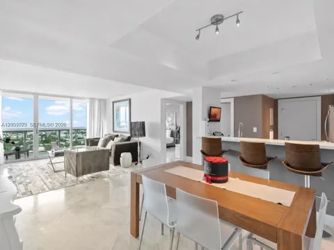 650 West Ave #2110