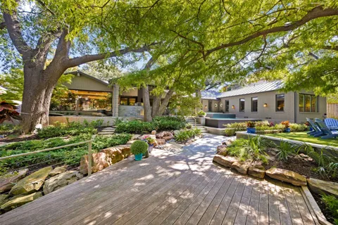 11117 Eastview Circle