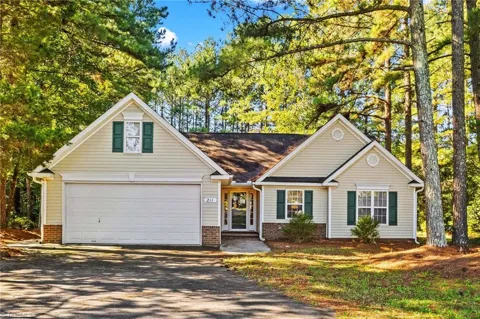211 W Whispering Pines Lane