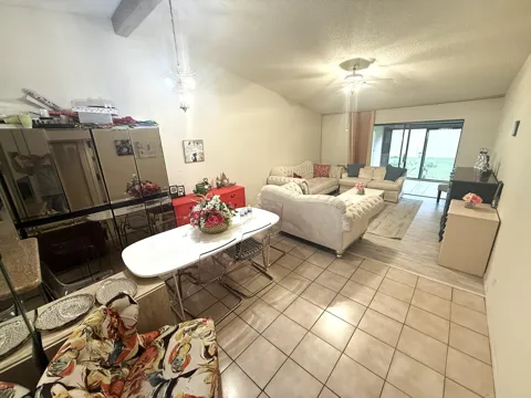 1017 Green Pine Boulevard #H