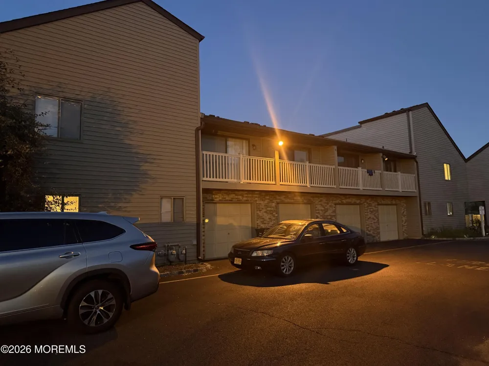 9 Cotswold Circle #809 Ocean, NJ 07712