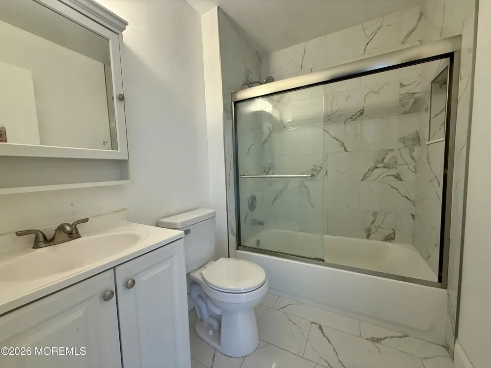 9 Cotswold Circle #809 Ocean, NJ 07712