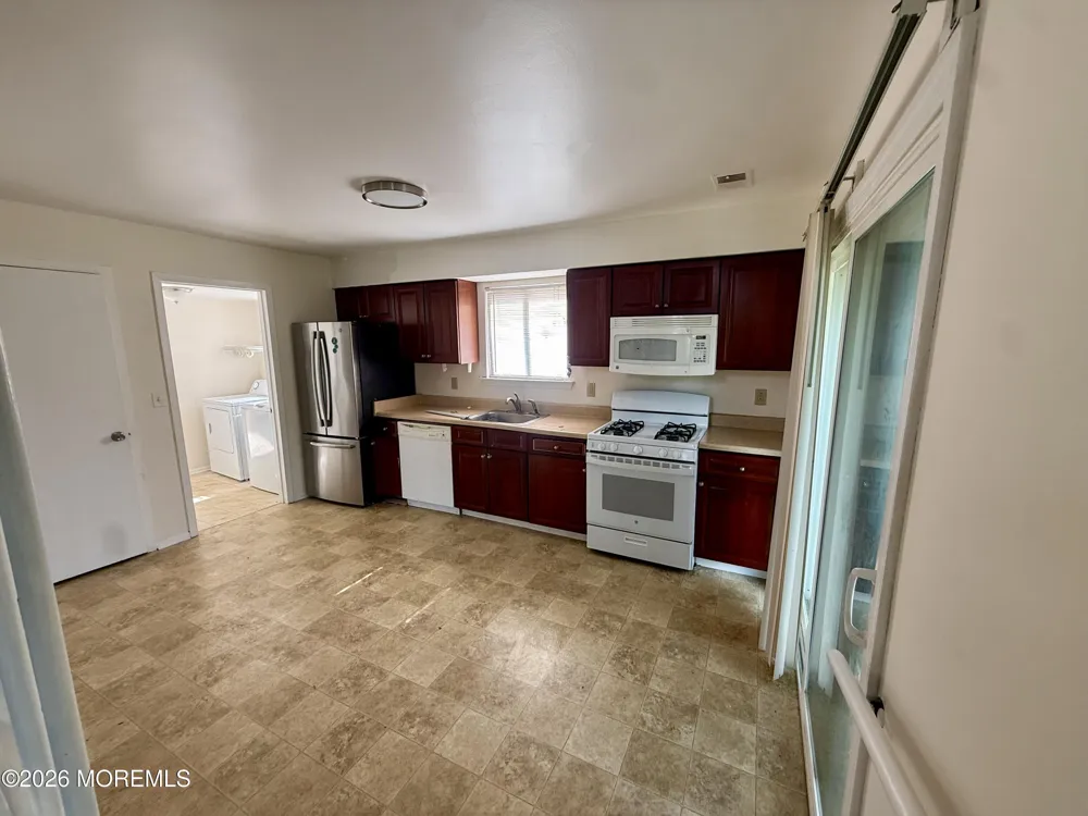 9 Cotswold Circle #809 Ocean, NJ 07712