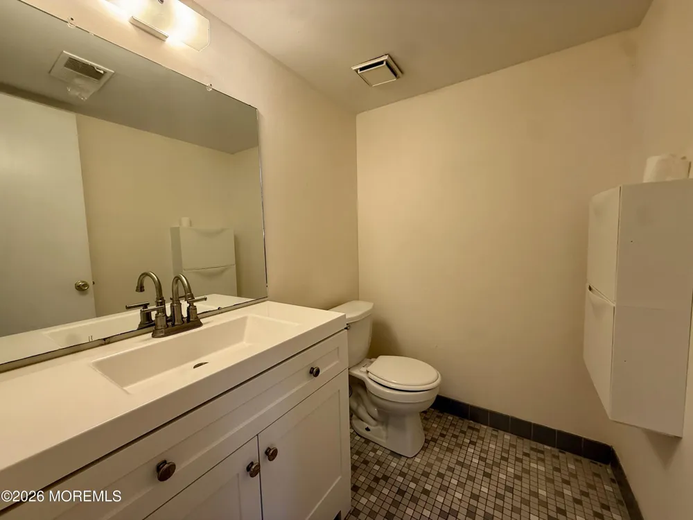 9 Cotswold Circle #809 Ocean, NJ 07712