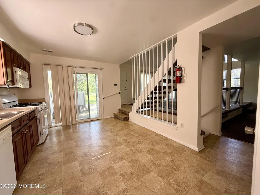 9 Cotswold Circle #809 Ocean, NJ 07712