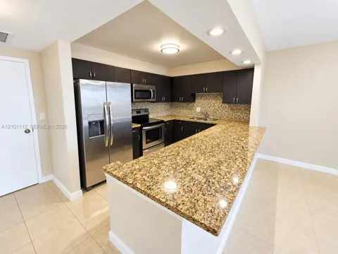 2500 Parkview Dr #307