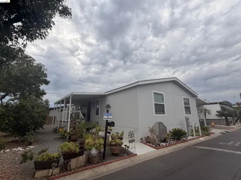 2700 E Valley Pkwy