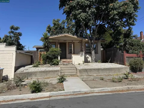 908 C St