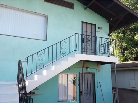 1618 W Gardena