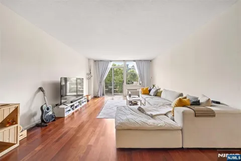 100 Grand Cove Way 5H