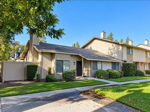 4747 Woodrow