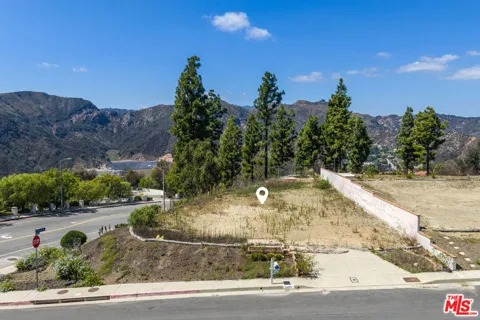 1405 El Bosque Court