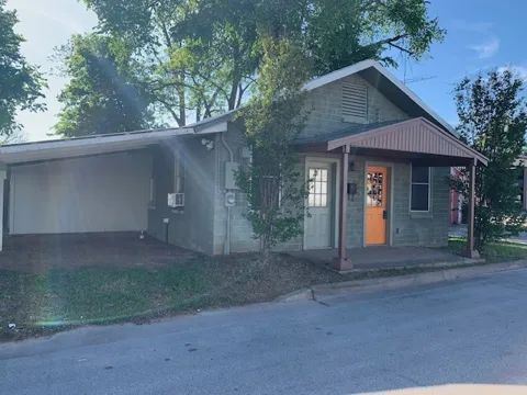 906 Haysel Street