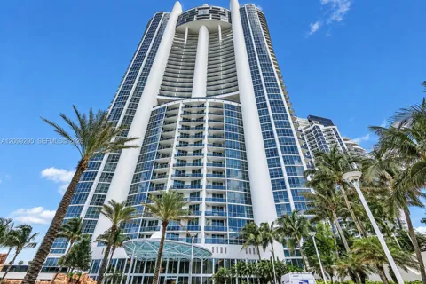 18101 Collins Ave #602