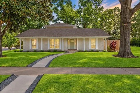 5026 Saxon Drive