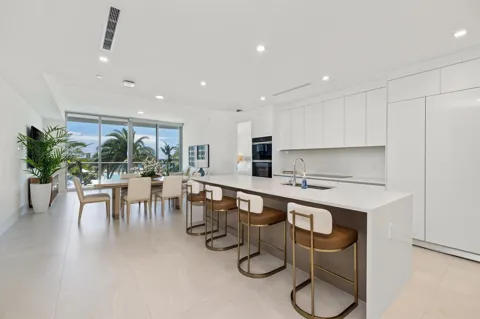 220 Lake Shore Drive #704