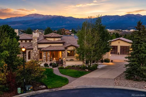 2217 Rainbows End Point