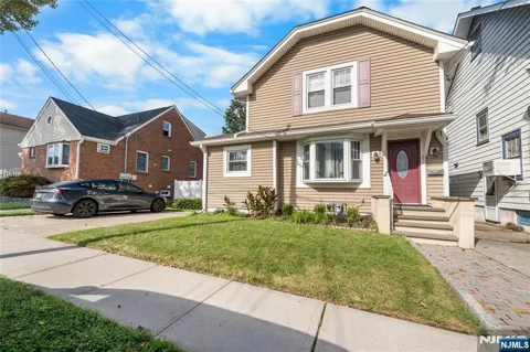 42 Arlington Boulevard