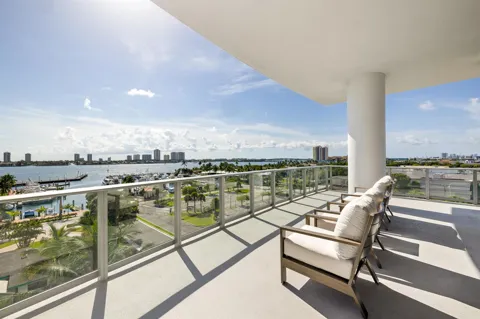 220 LAKE SHORE DRIVE #612