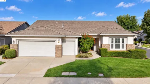1587 Regent Dr