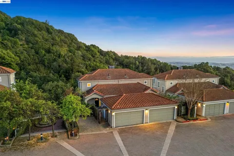 4636 Redwood Rd