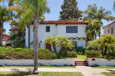 815 Alameda Boulevard