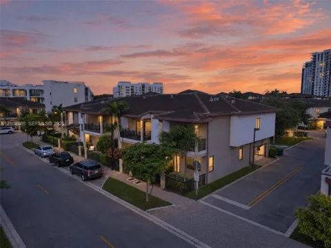 8373 NW 49th St