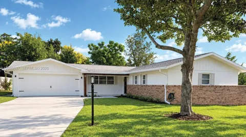 8 Emerald Way