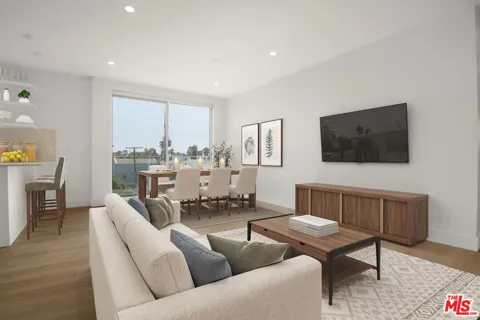 4418 S Slauson Avenue #101