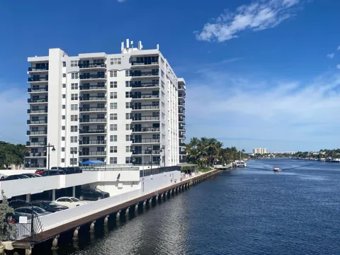 5100 Dupont Boulevard #8L