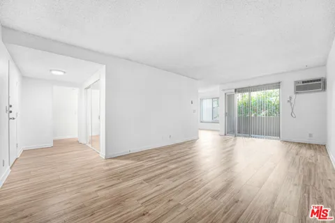919 N Alfred Street #204