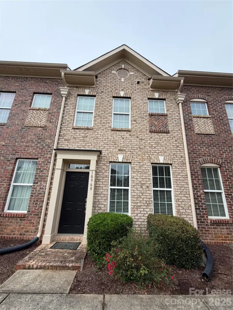 10968 Cedar Walk Lane