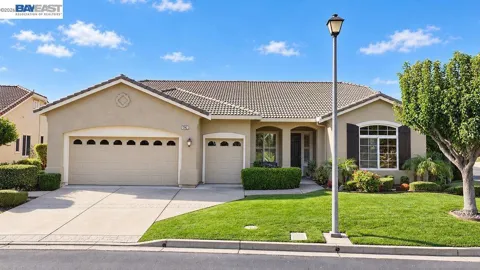 1242 Flores Way