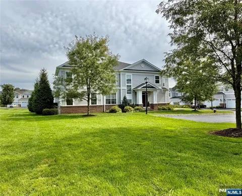 604 Monroe Court