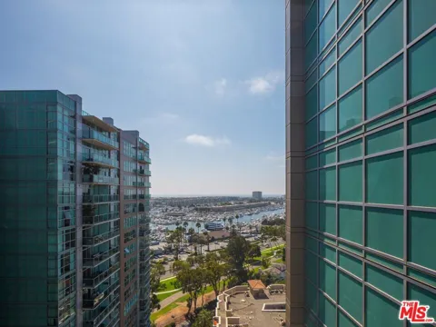 13700 Marina Pointe Drive #1615