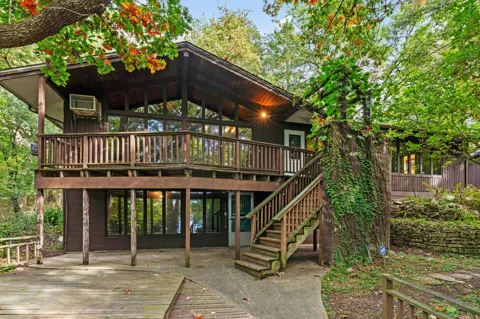 8274 Hidden Bay Trail