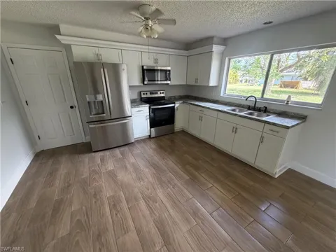 937 SW 52nd Street